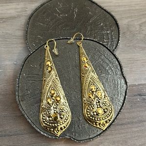 Soft surroundings dynasty gold earrings